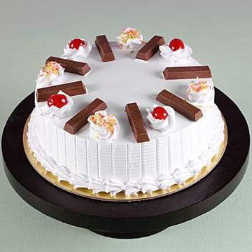 Kit Kat Vanilla Cake